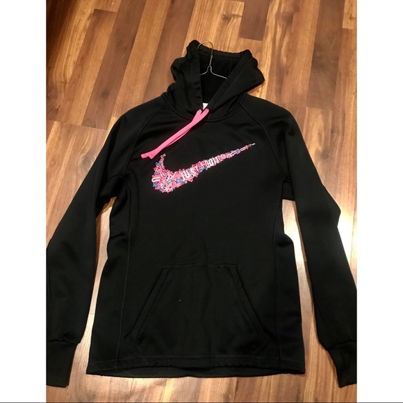 black nike sweatshirt womens